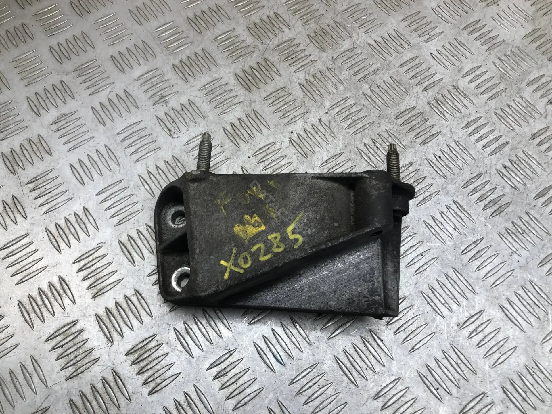 Кронштейн двигателя 97KB6030AD, D0D2A