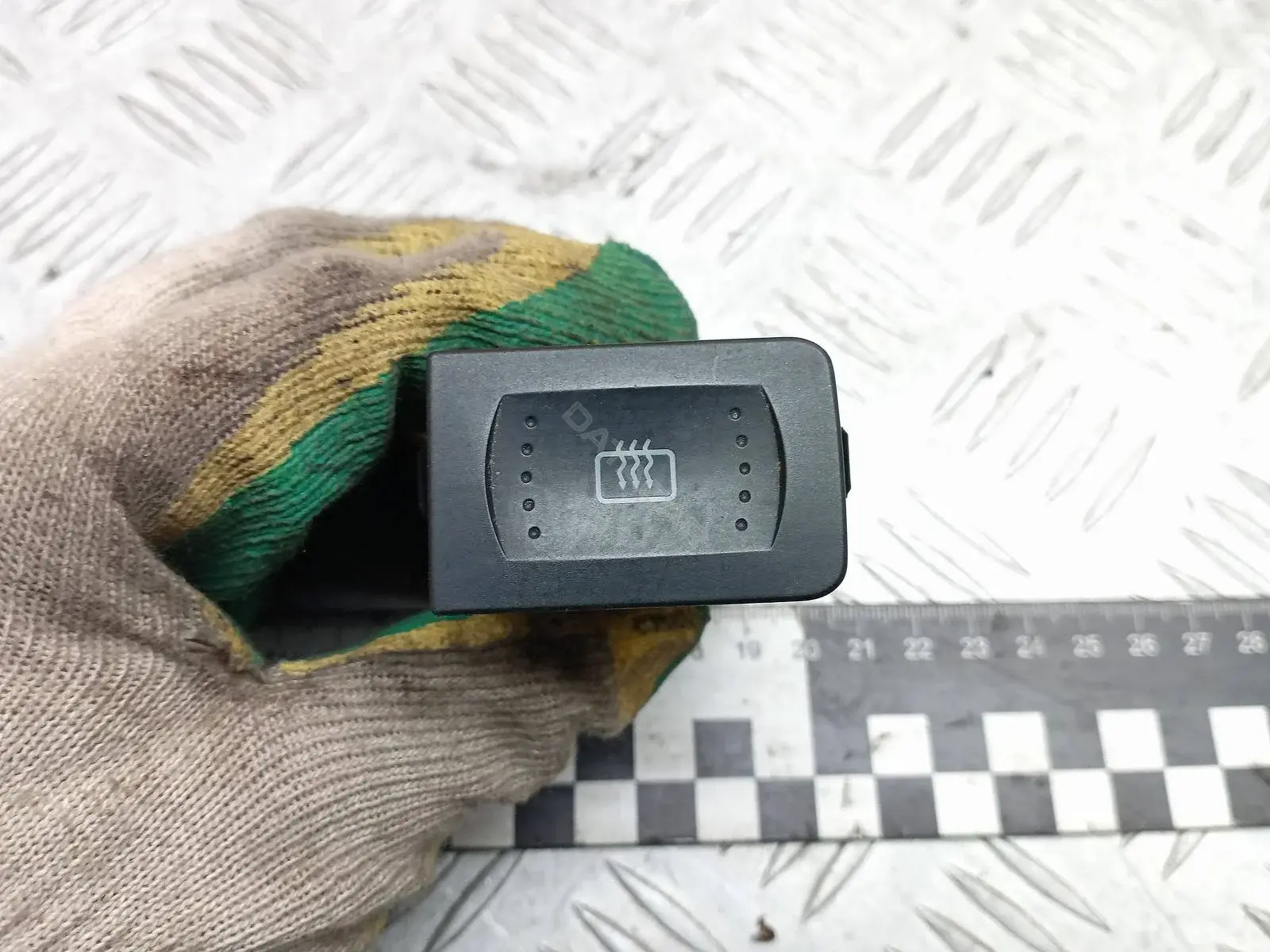Кнопка подогрева заднего стекла 1J0953235A, 1J0953235B, 1J0953235D