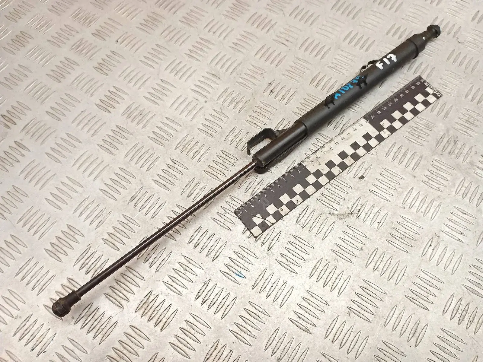 Амортизатор крышки багажника, капота, заднего стекла 1038453, 61136919420, 6919420