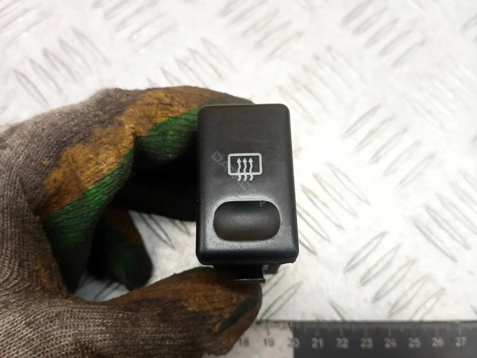 Кнопка подогрева заднего стекла 7M5959621B, YM2118C621BBW