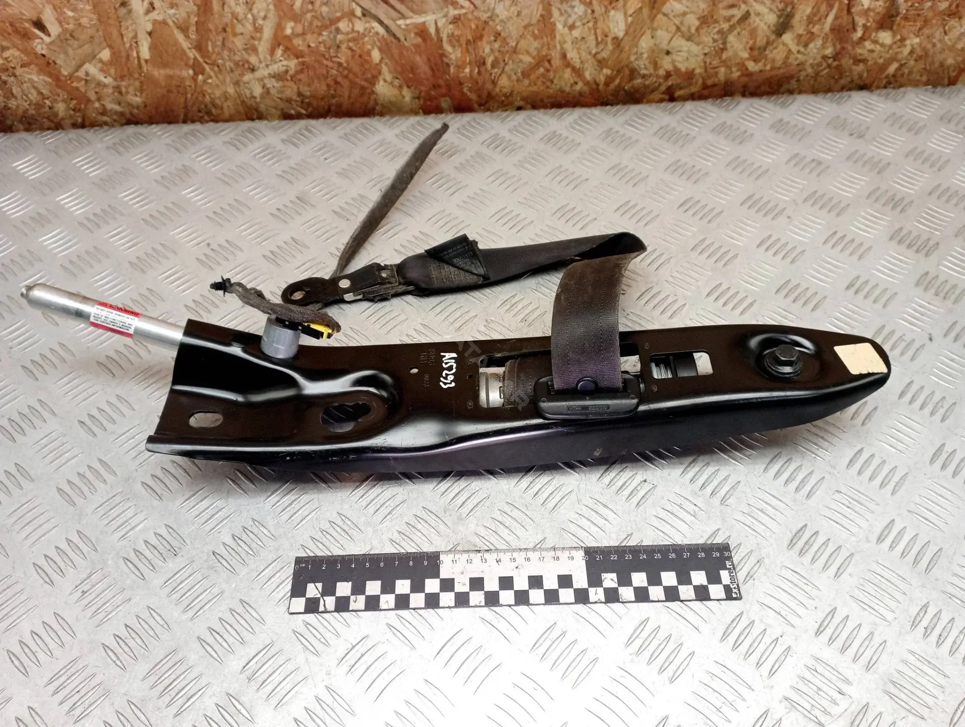 Ремень безопасности 30661913, 6008818R0R, 6063837R0A