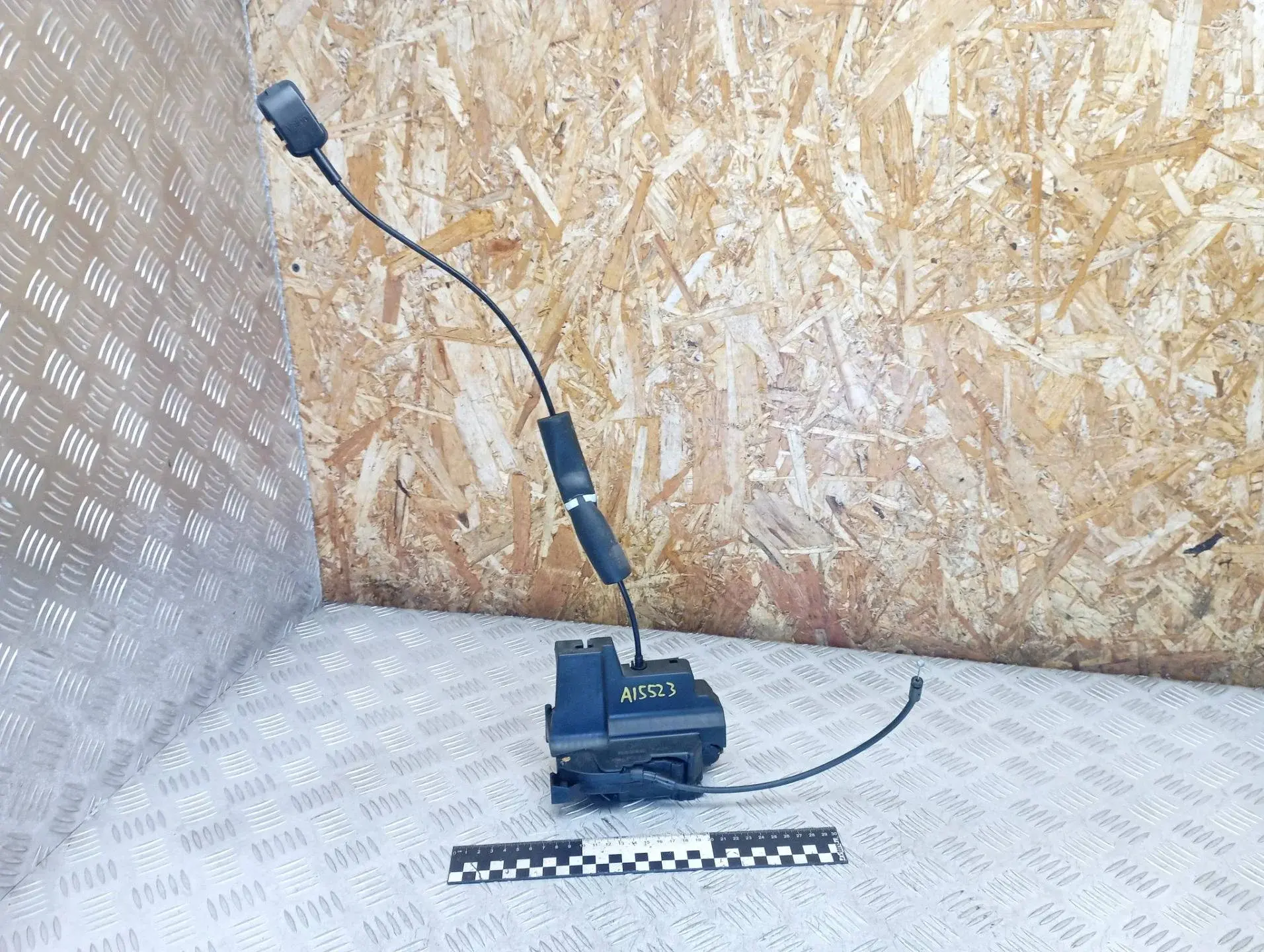 Замок двери 825030005R