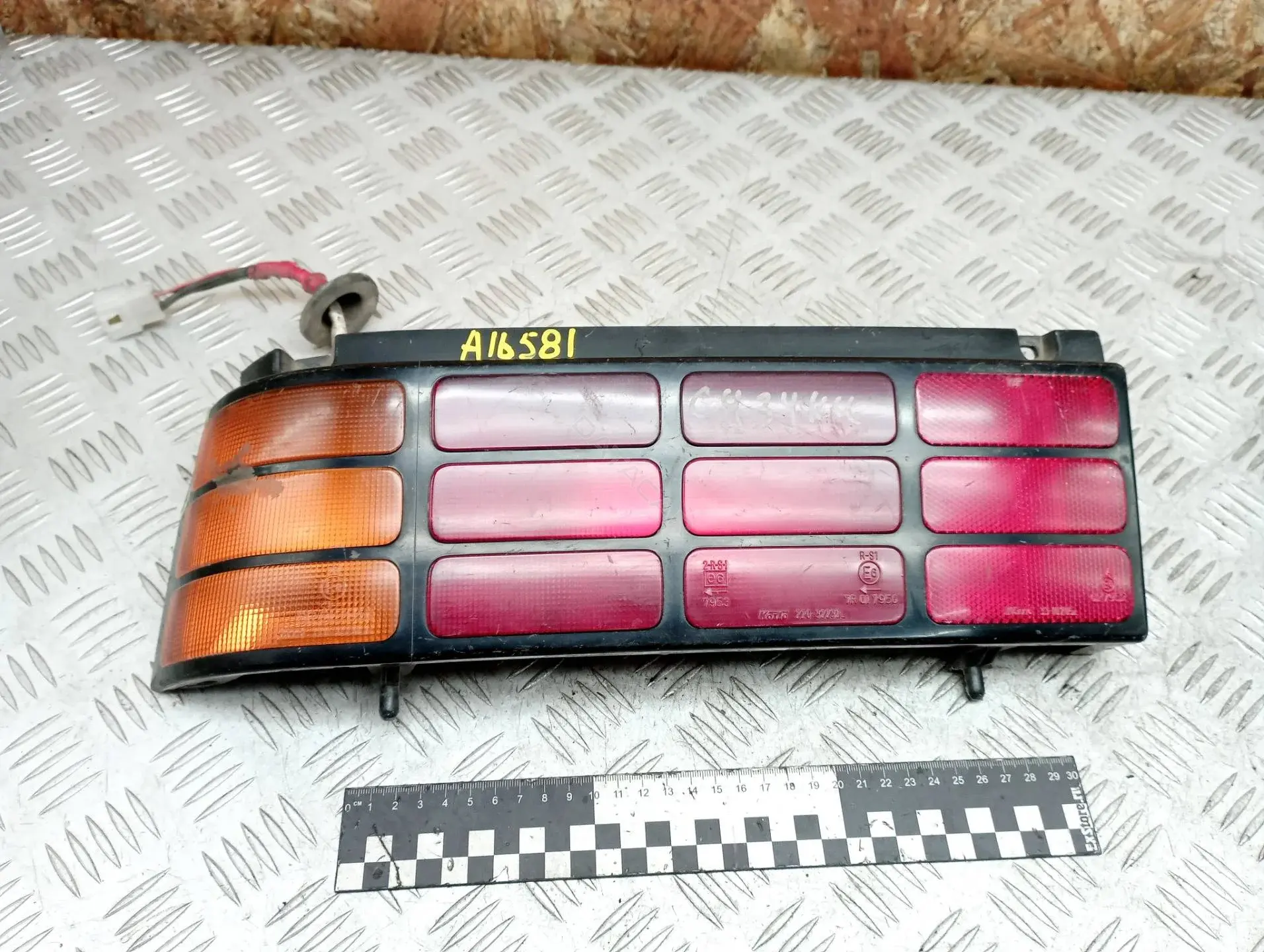 Задние фонари 22032232L