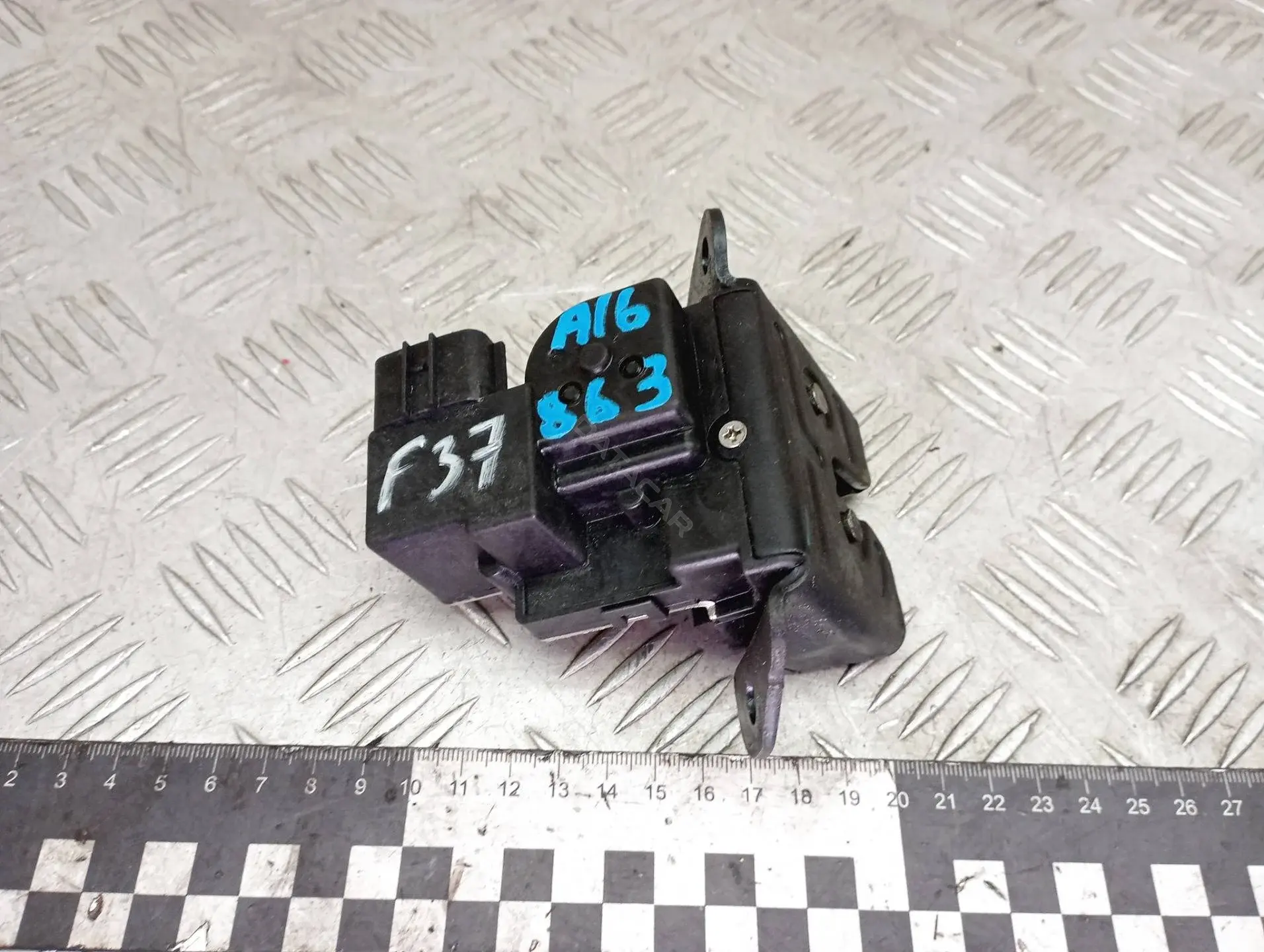 Замок крышки багажника 77KLO3033, 812301H000, 812301H000QQK