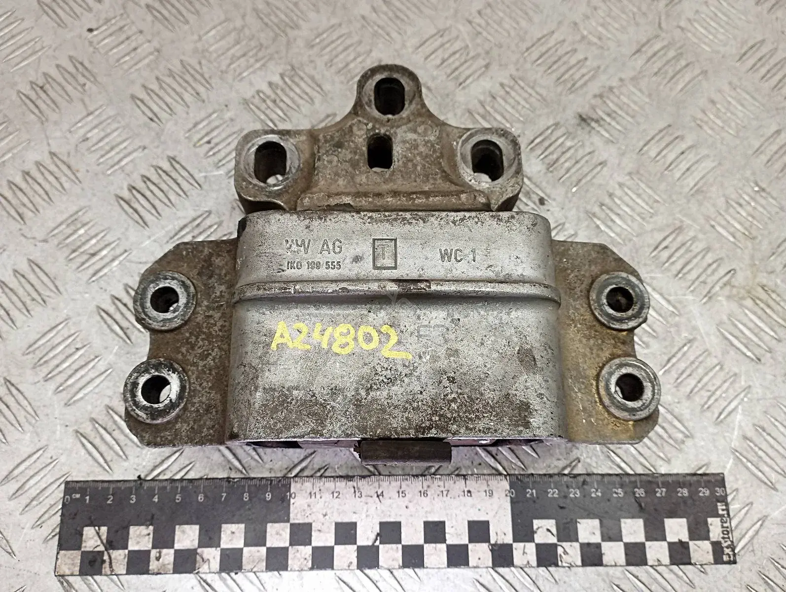 Подушка двигателя (Опора) 1K0199555T, ME1880