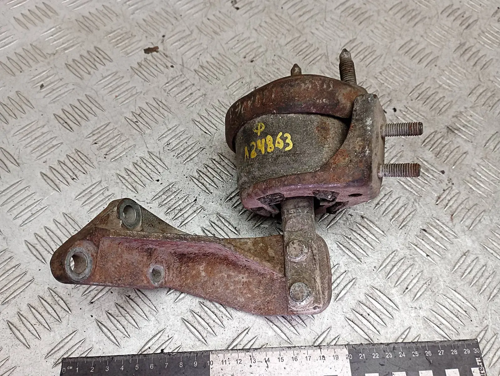 Кронштейн двигателя 95AB6030FA, P112D