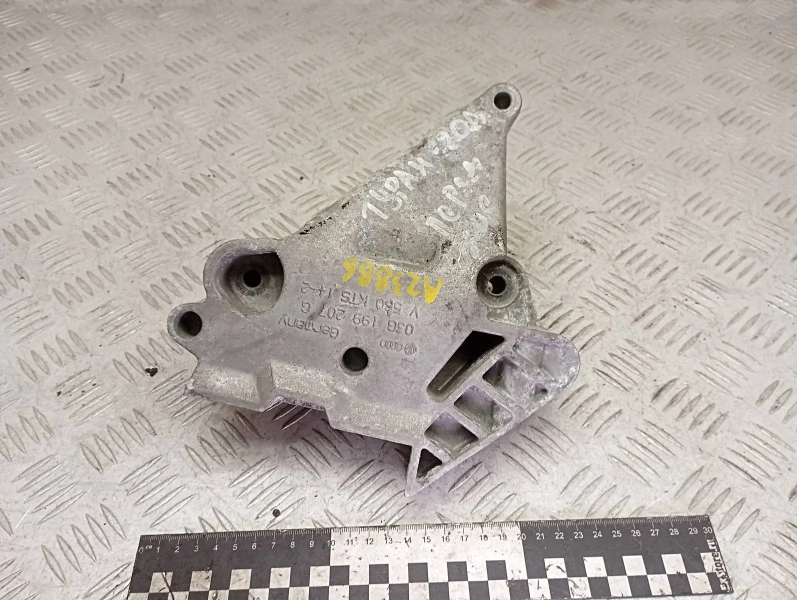 Кронштейн двигателя 03G199207G