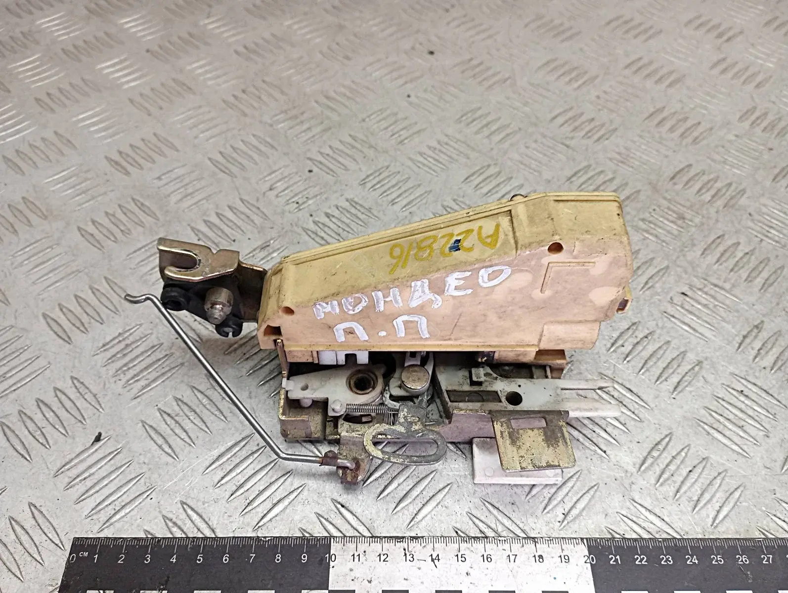 Замок двери 93BG220A20DC, D93BG220A20DC