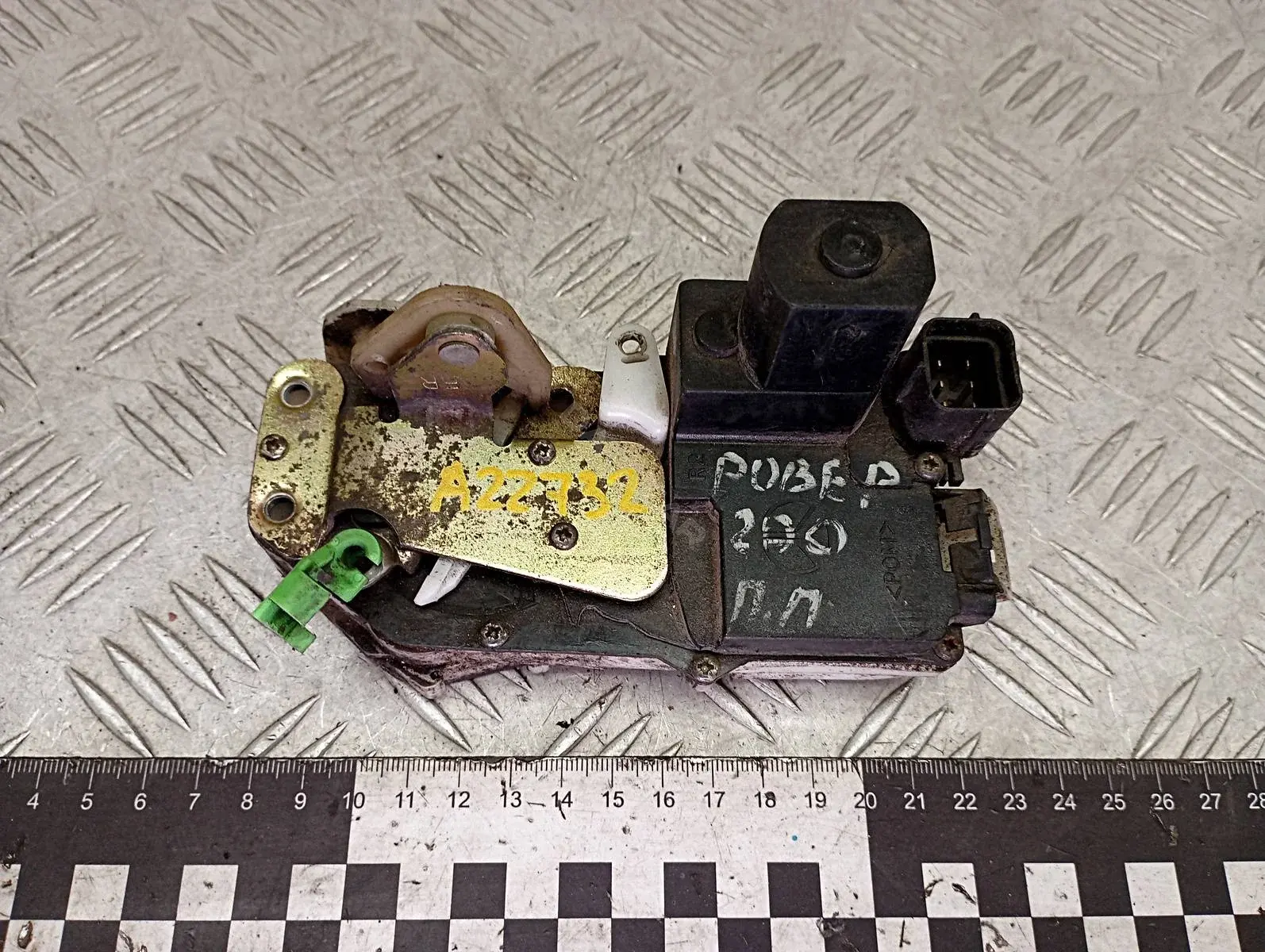 Замок двери FQJ101801PMA