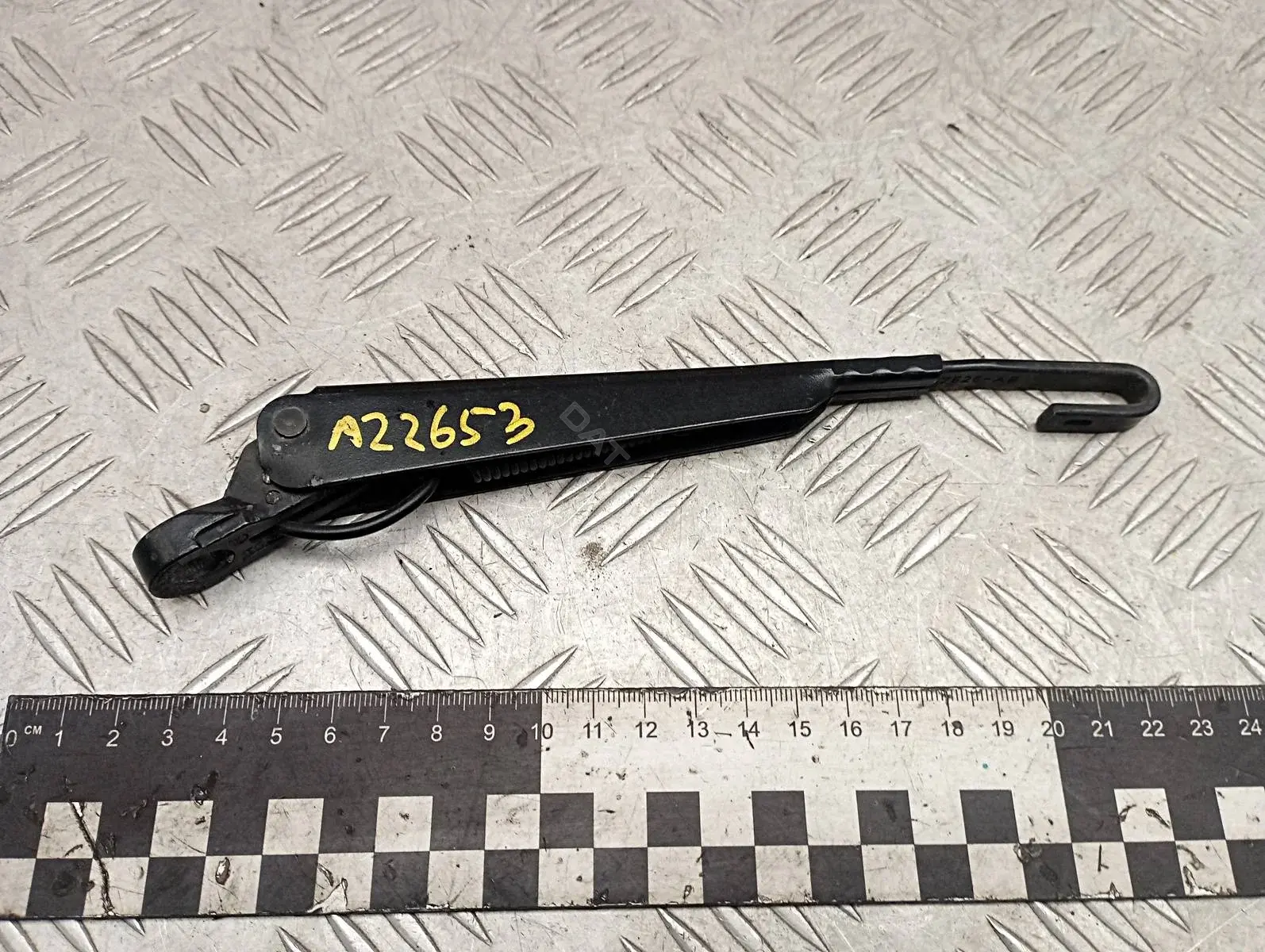 Рычаг стеклоочистителя 3M51R17526AB