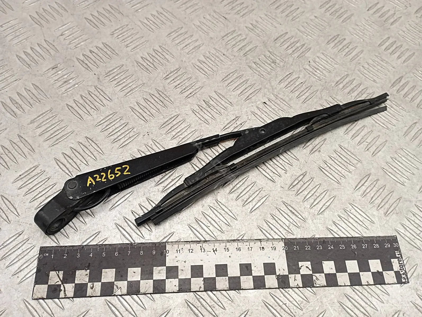 Рычаг стеклоочистителя 3M51R17526AA