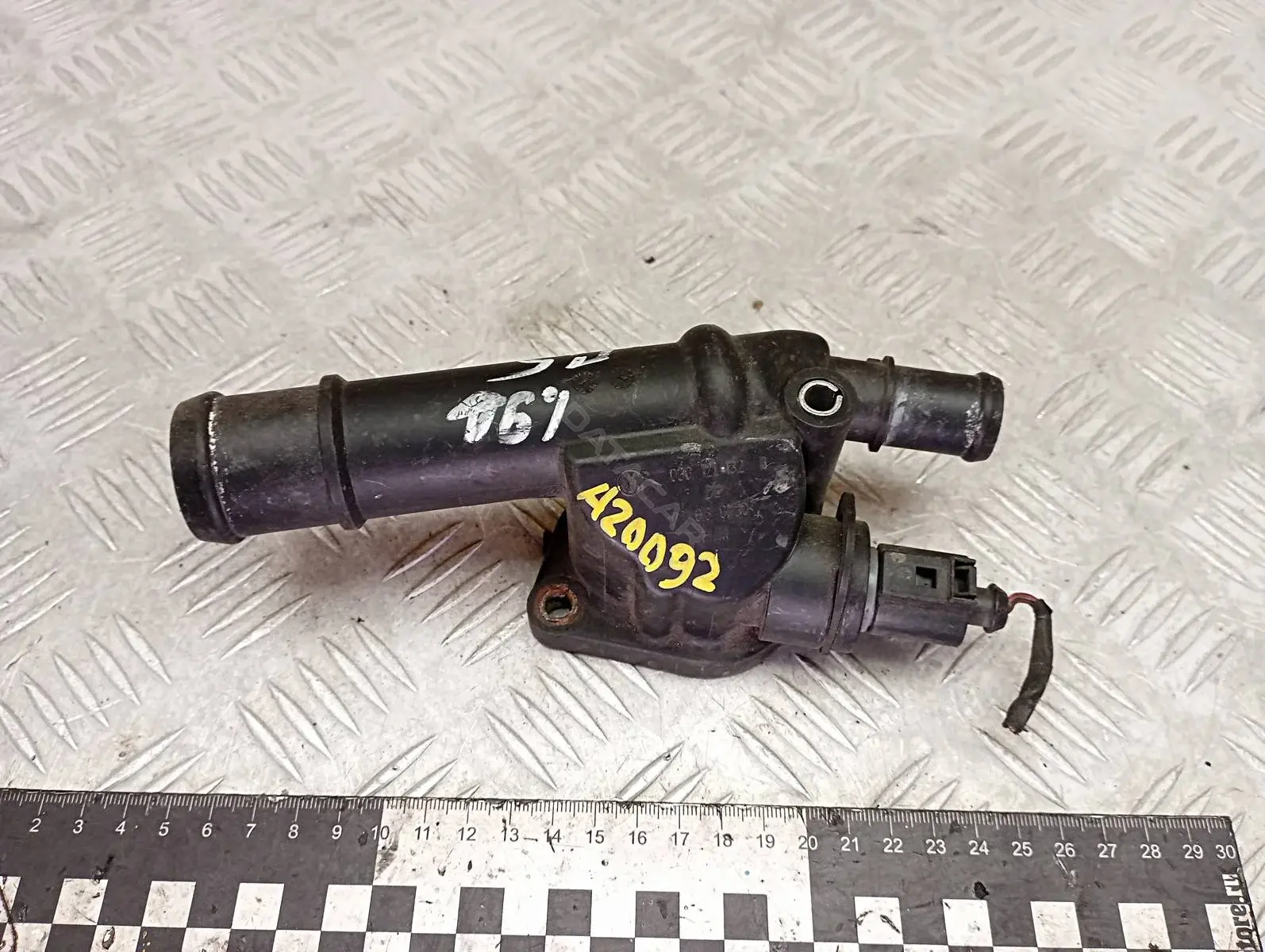 Фланец охлаждающей жидкости 0011021192, 03239, 03G121132