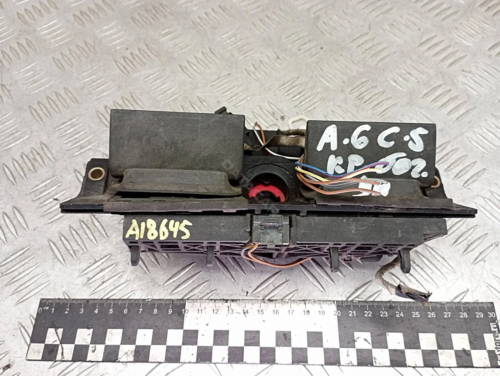 Ручка крышки багажника 4B0827565F, 4B0827565G, 8D9827565A