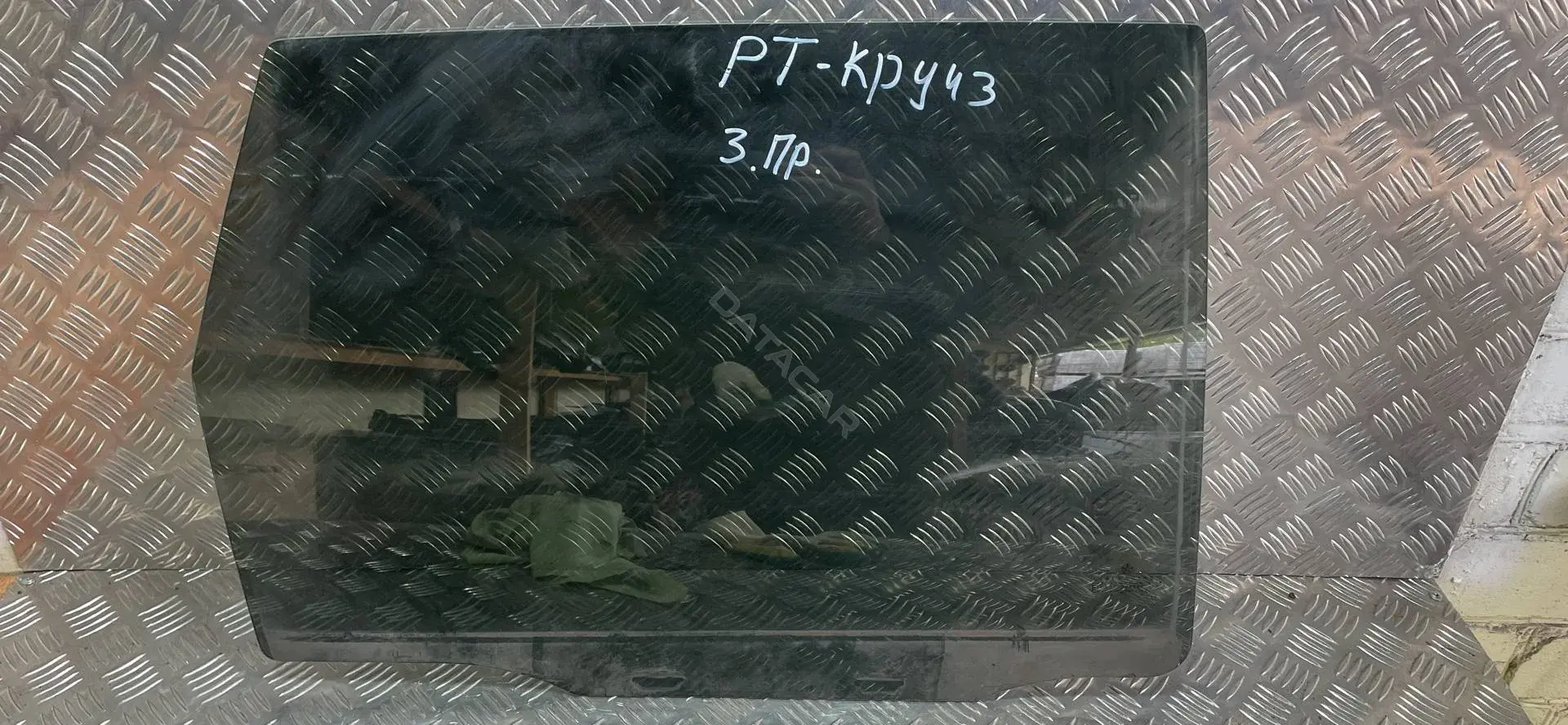Стекло двери 04724962AB