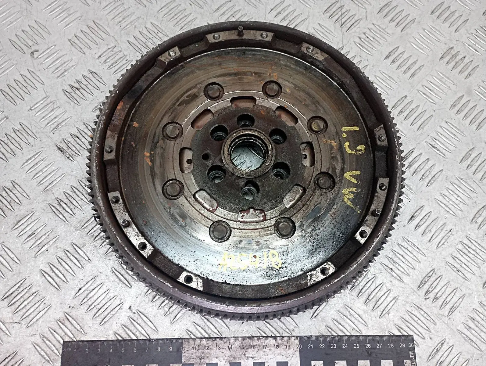Маховик 038105264E