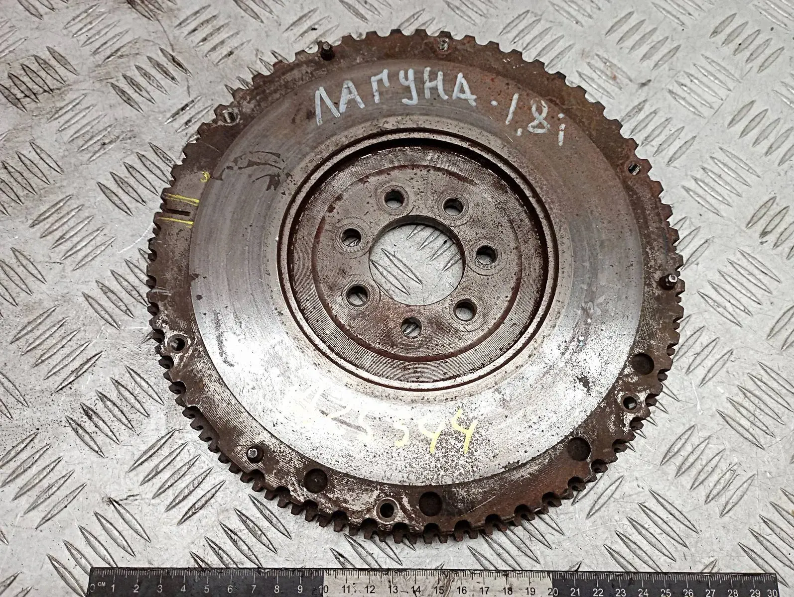 Маховик 8200441371