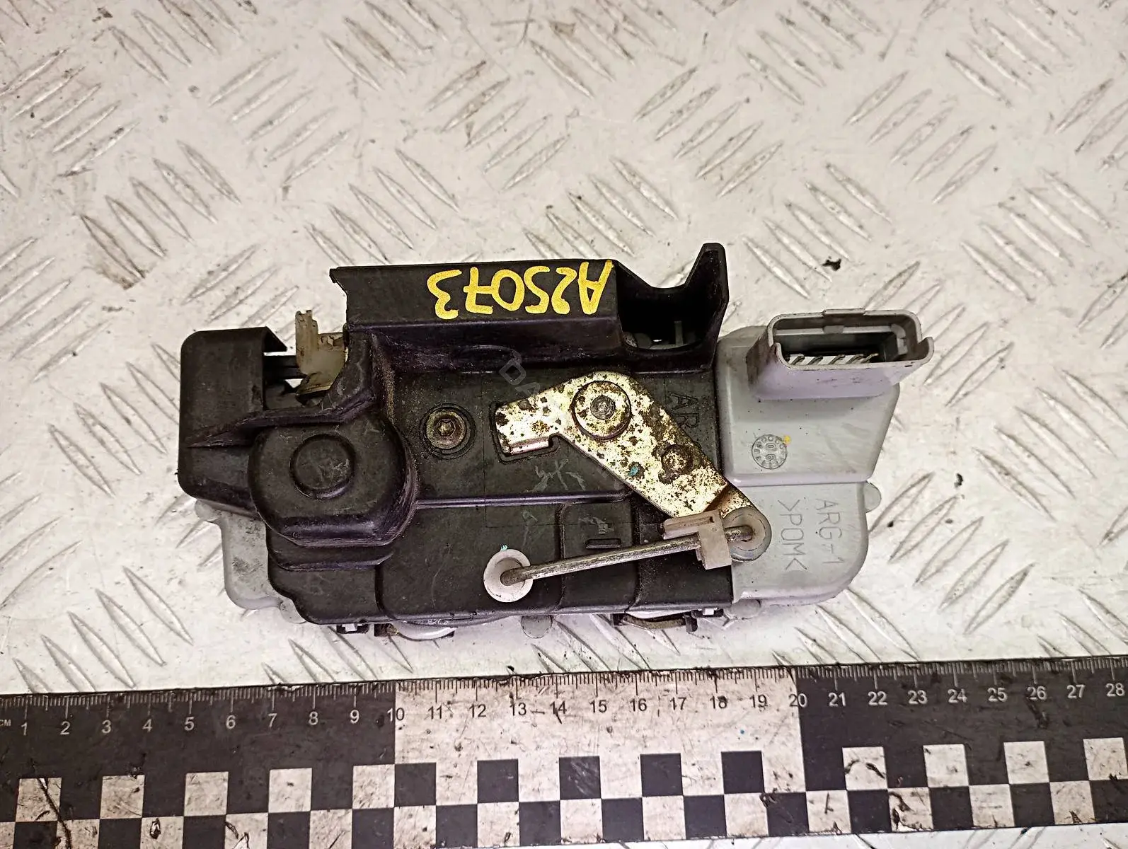 Замок двери 913784