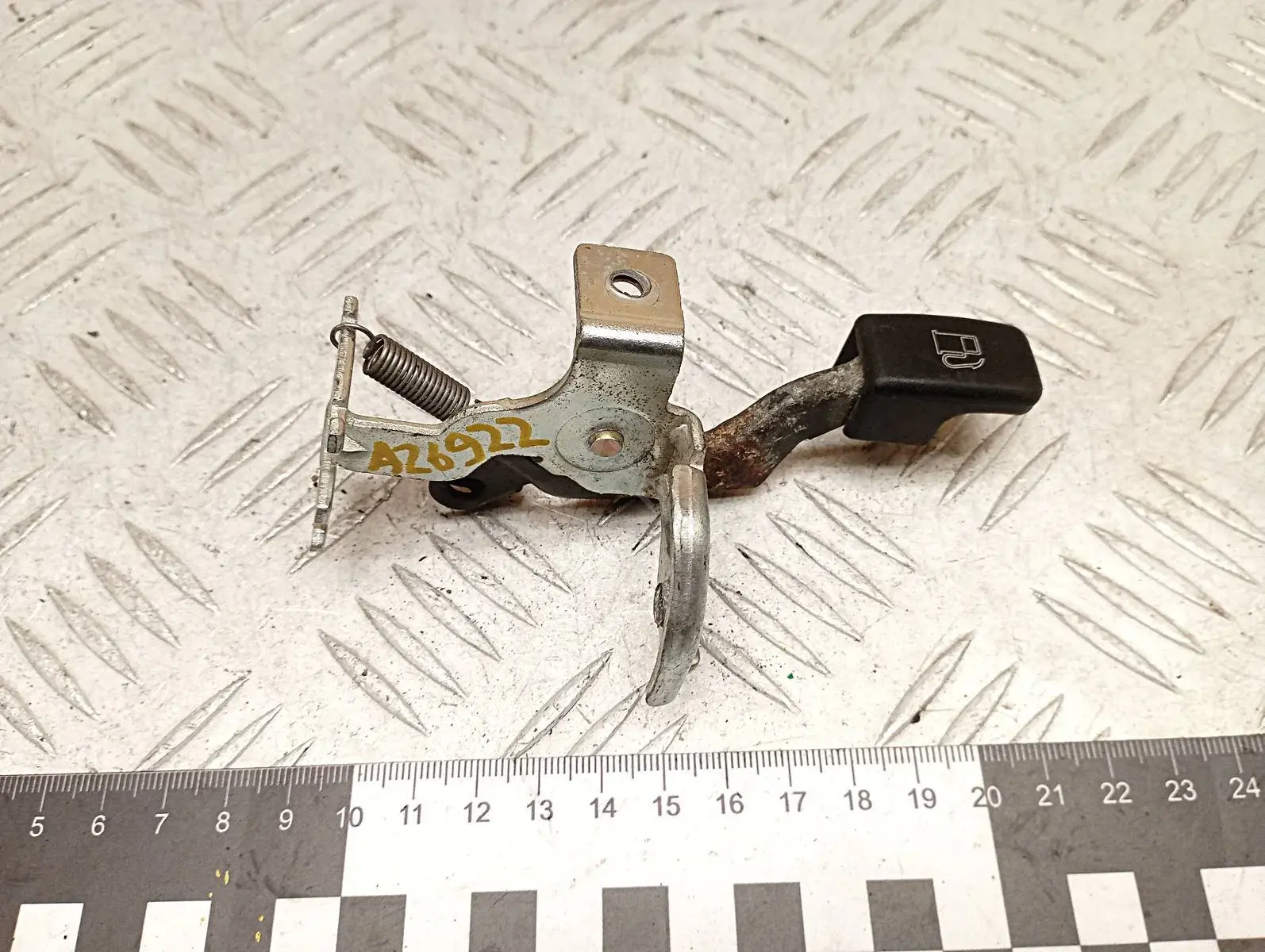 Ручка открытия лючка топливного бака MB923659