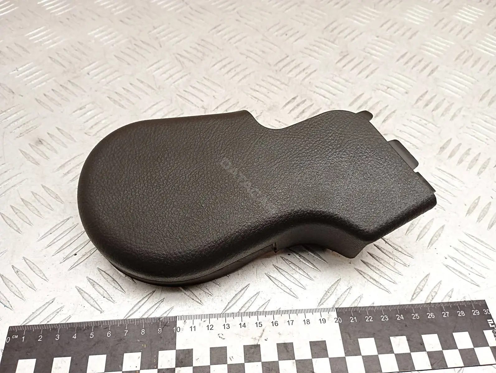 Пластик сиденья 890302B150