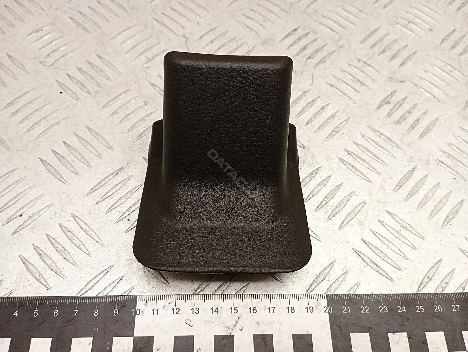 Пластик сиденья 890542B000