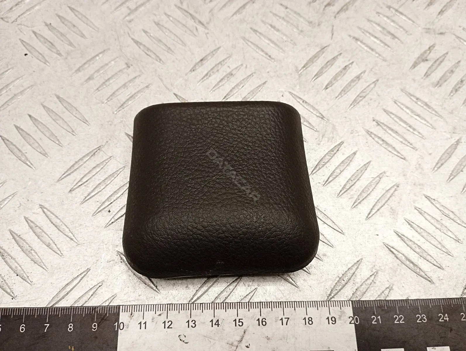 Пластик сиденья 890562B000