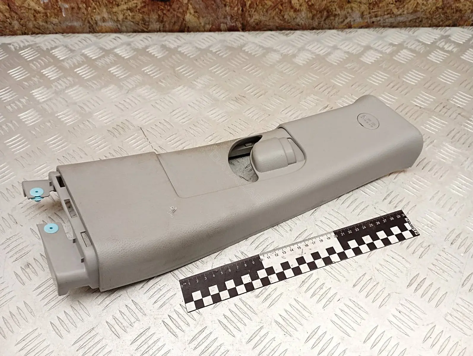 Обшивка стойки 858402B010