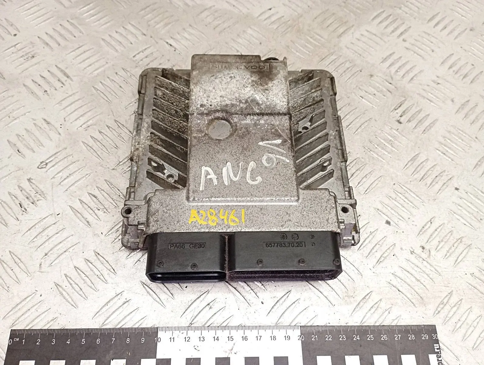 Блок управления двигателем 03G906018CK