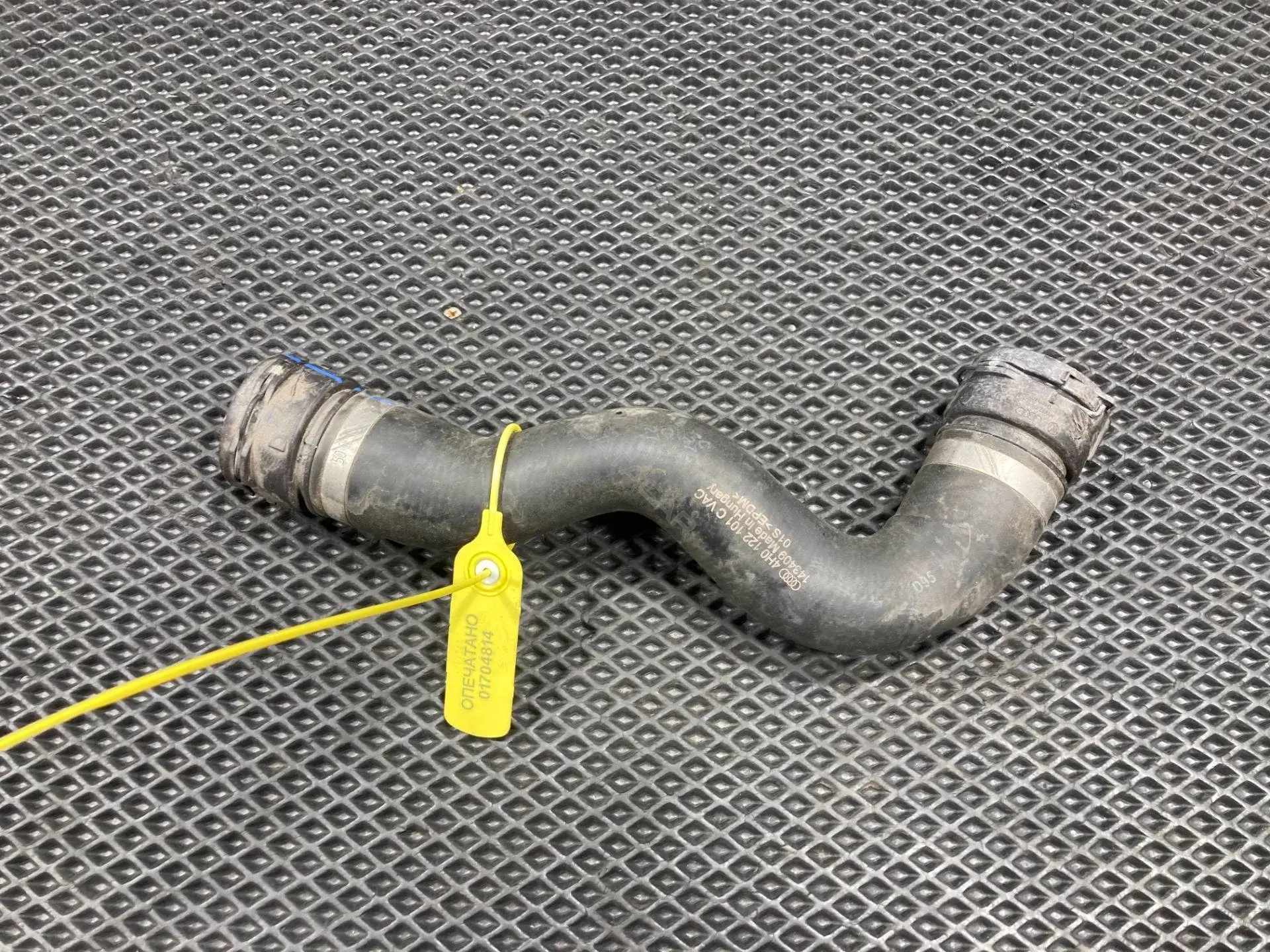 Патрубки системы охлаждения 4H0122101C