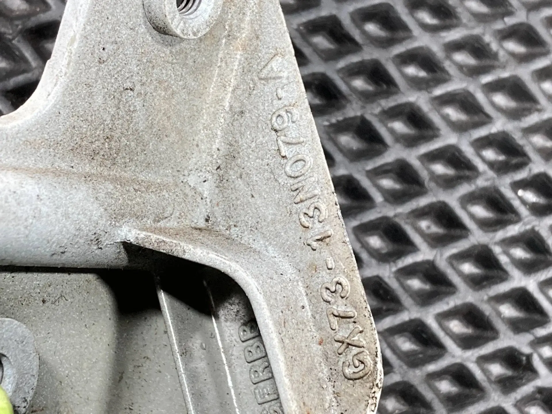 Кронштейн фары GX7313N079A, T4N3262