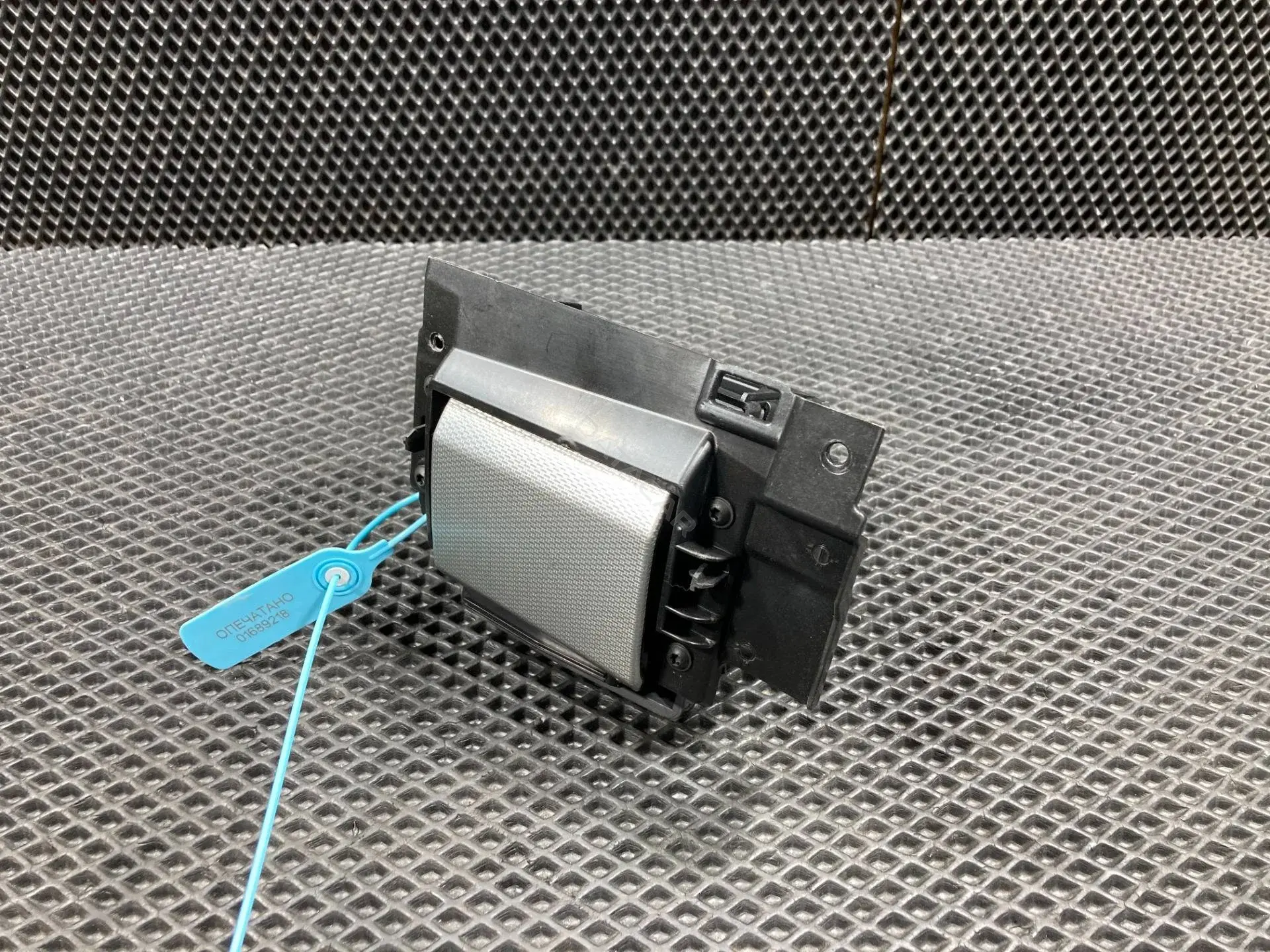 Дефлектор обдува салона GX63018B08AB, T2H23874, T2H30042