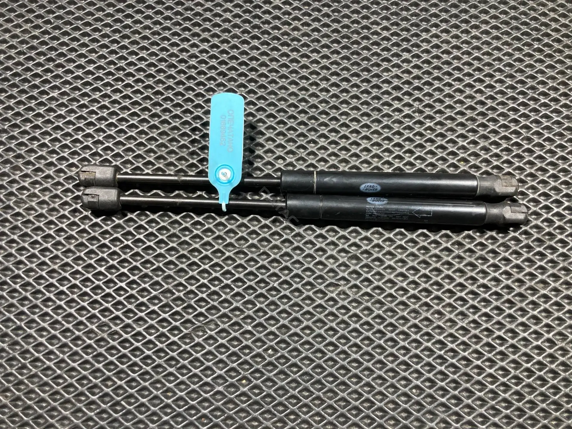 Амортизатор крышки багажника, капота, заднего стекла BJ3216C826AA, LR025400