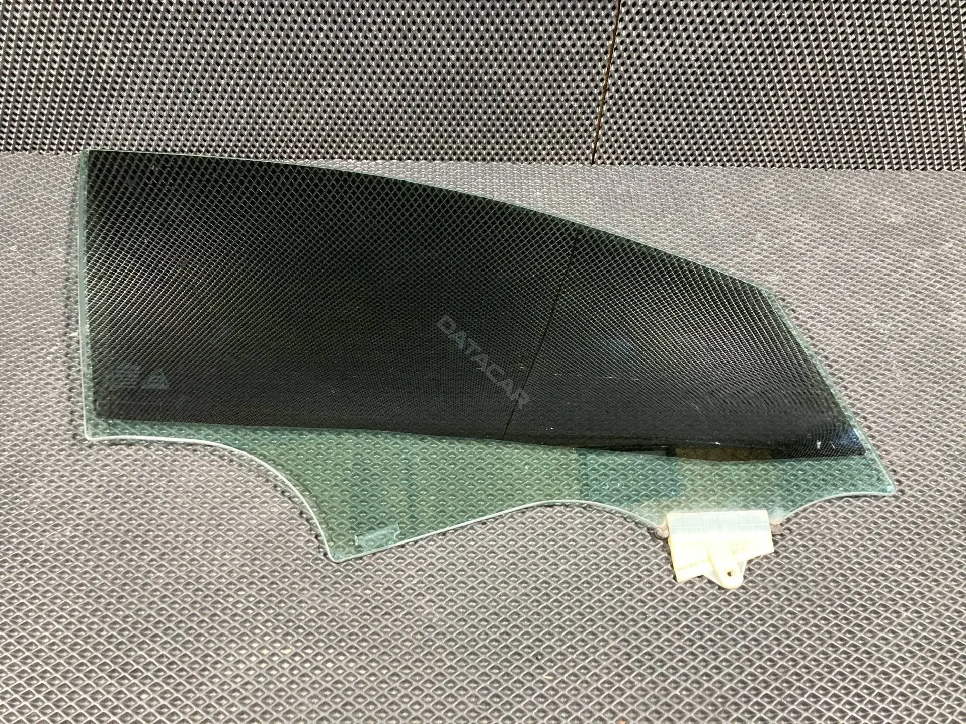 Стекло двери 82420L3000
