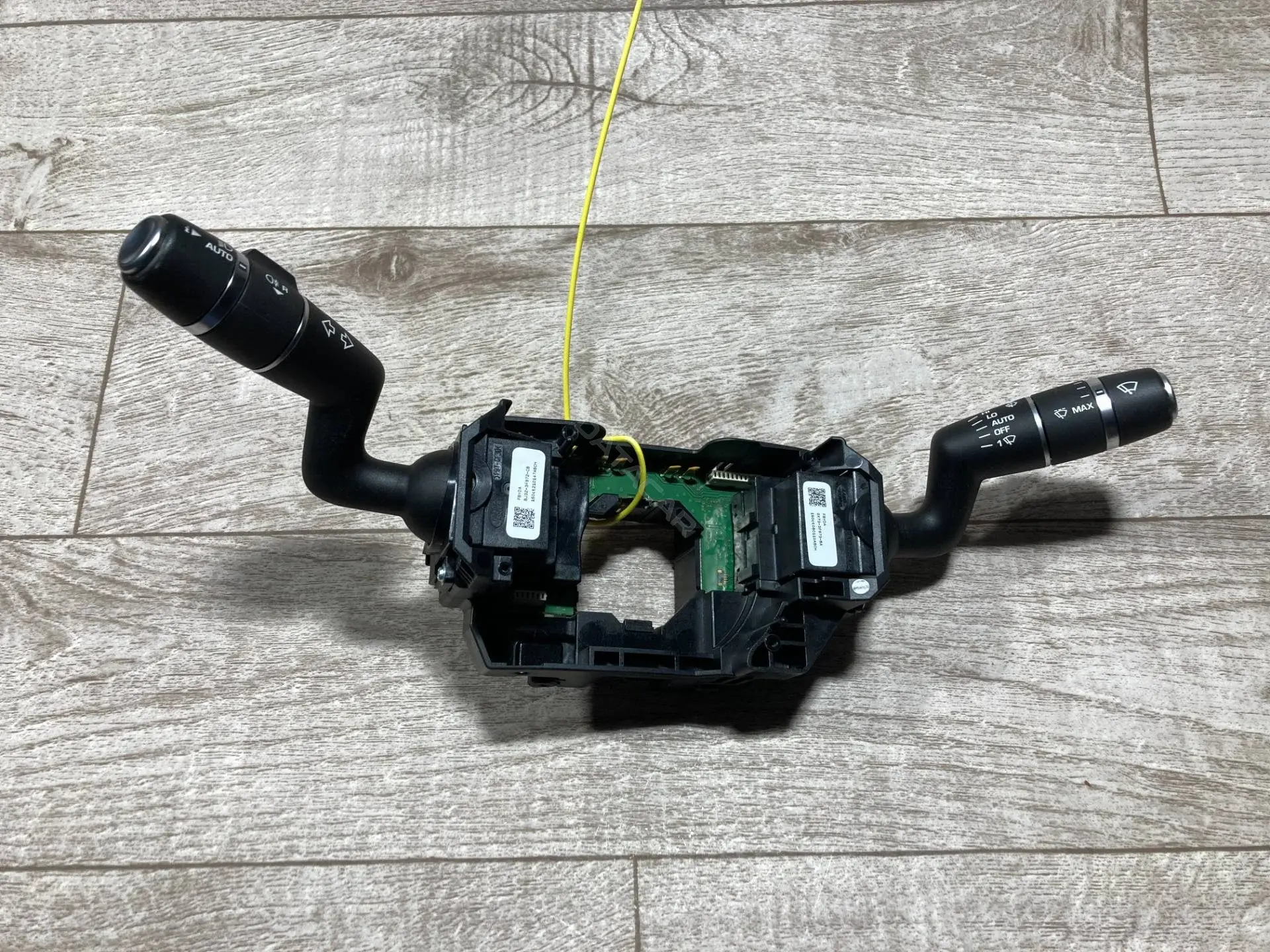 Переключатель подрулевой BJ323F972CB, GX7313N064DA, GX733F973BA