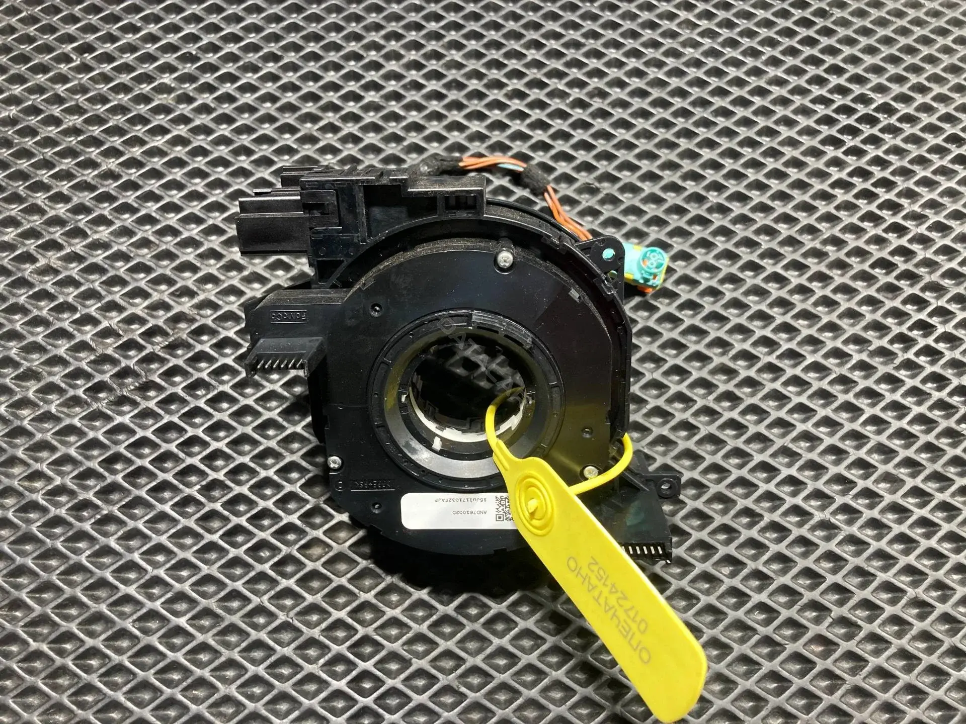 Шлейф подрулевой BJ3214A664AC, LR081426, LR087112