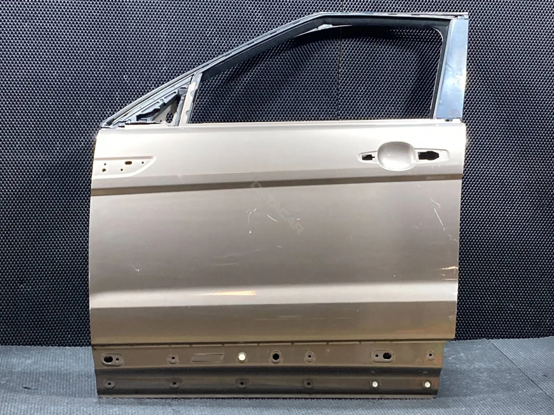 Дверь BJ32F20221A, LR028553