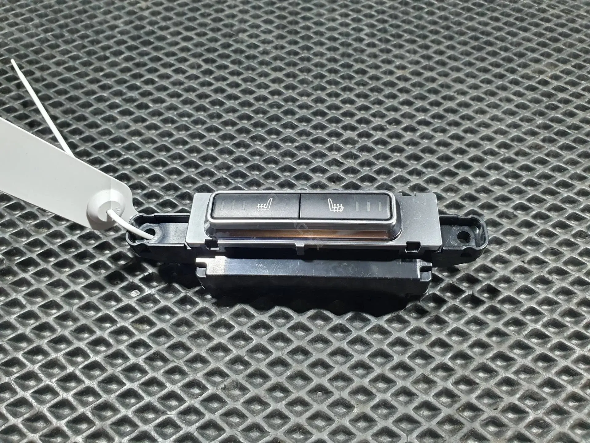 Кнопка подогрева сидений GX7314D694AB, T2H3242