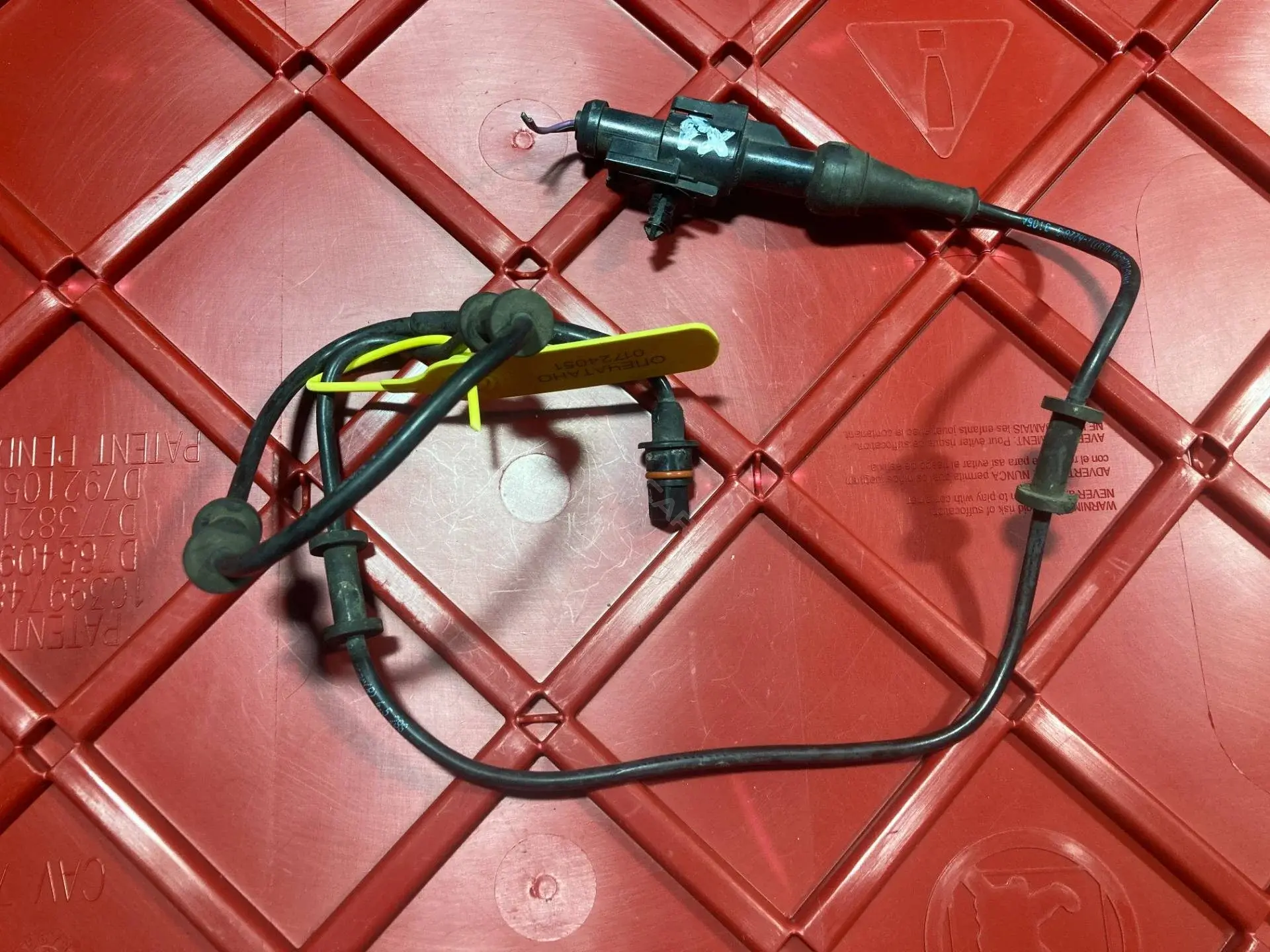 Датчик АБС 8W832C204BA, C2D3410, C2D47189