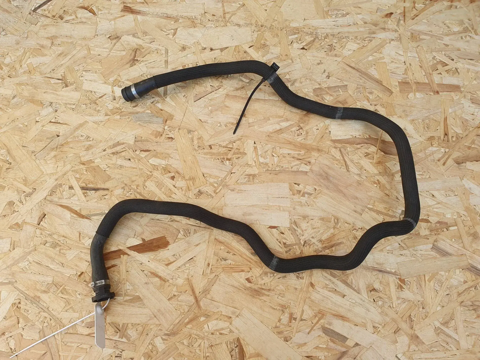 Патрубки системы охлаждения 079133817F