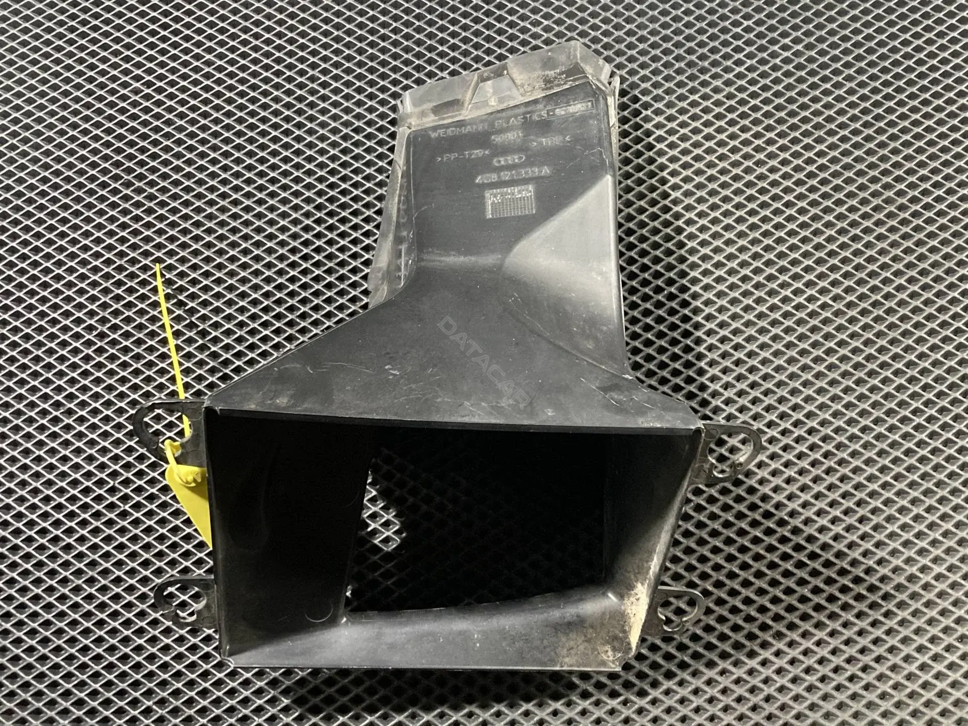Накладка панели крепления облицовки (телевизора) 4G8121333A