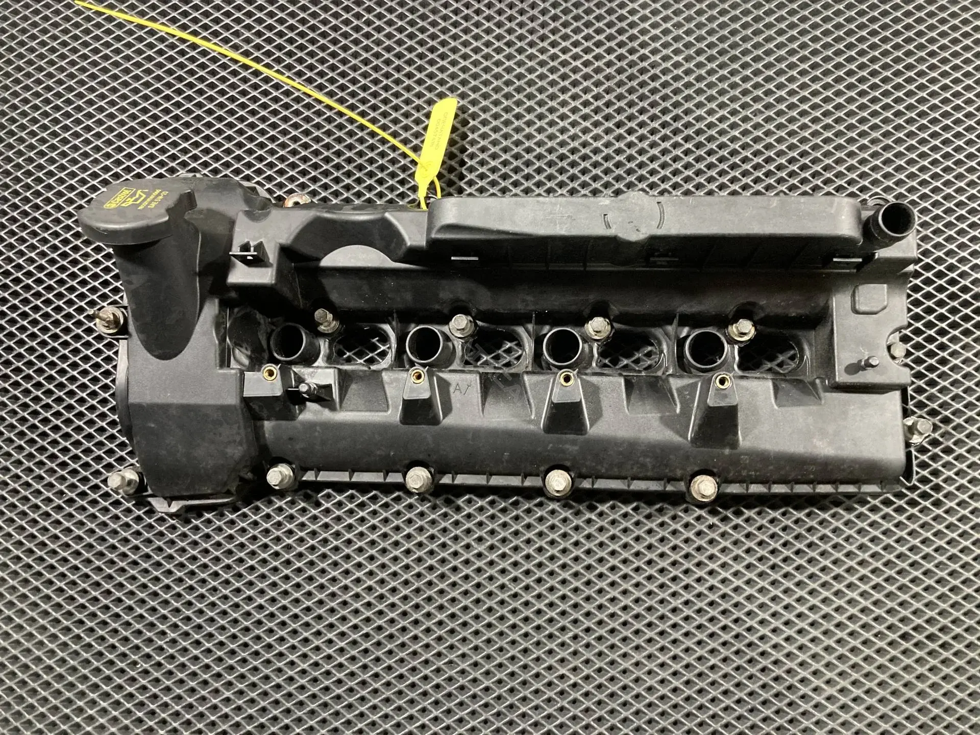 Крышка клапанная 8W93-6P052-AF, AJ814029
