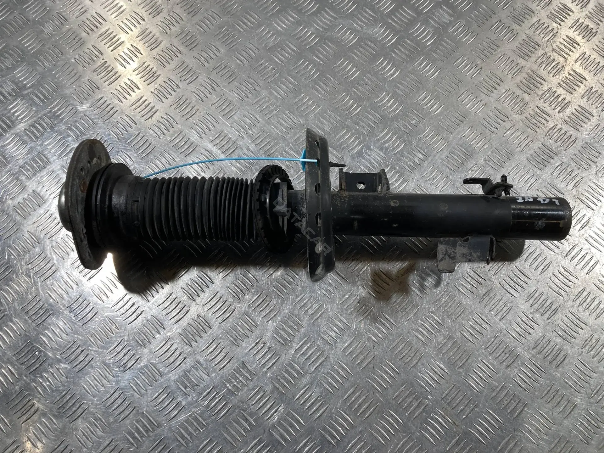 Амортизаторы BJ32-18K001-AD, LR024435, LR070934