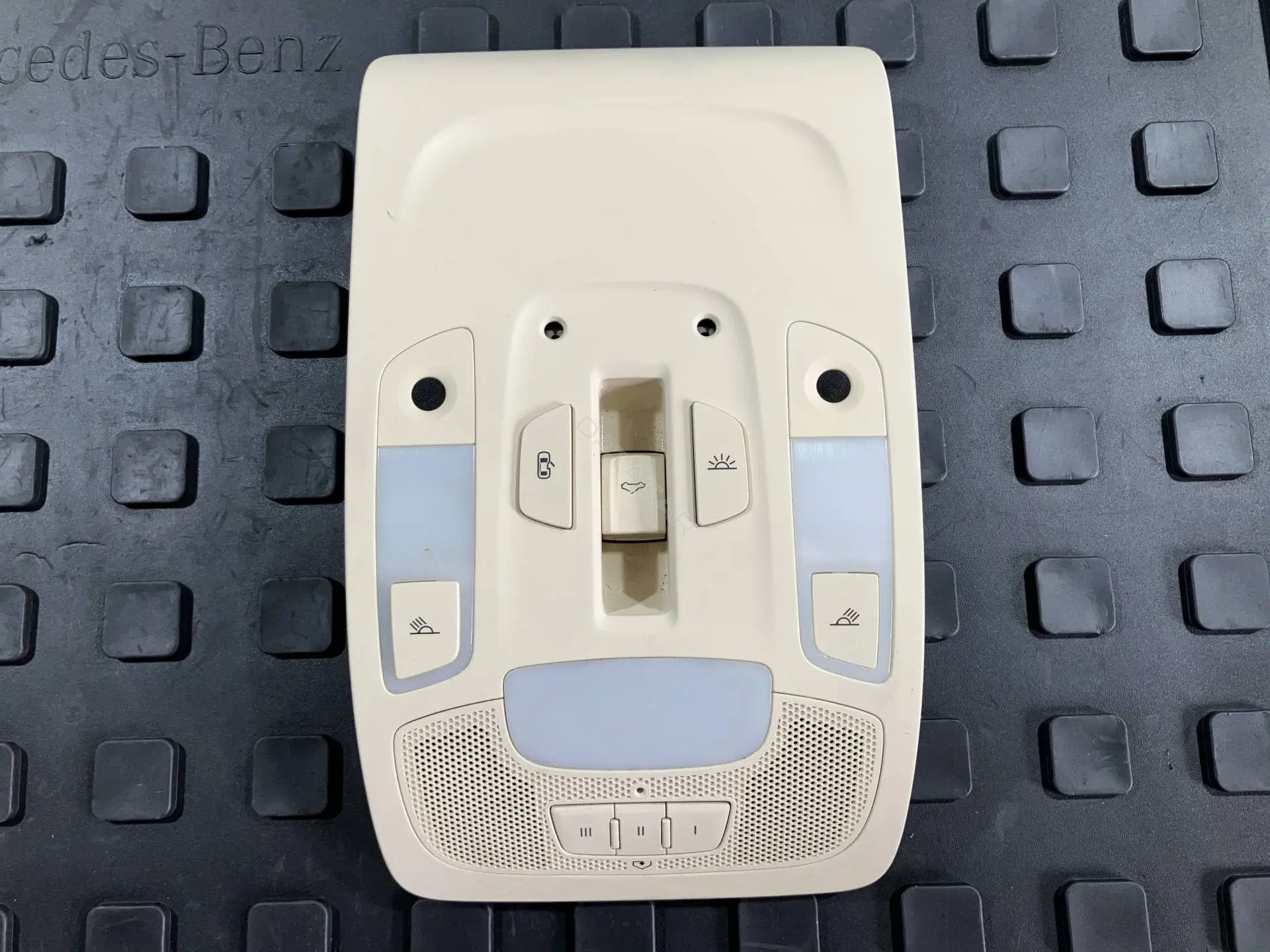 Плафон освещения салона 4G0947135E, 4G0947135EBF1
