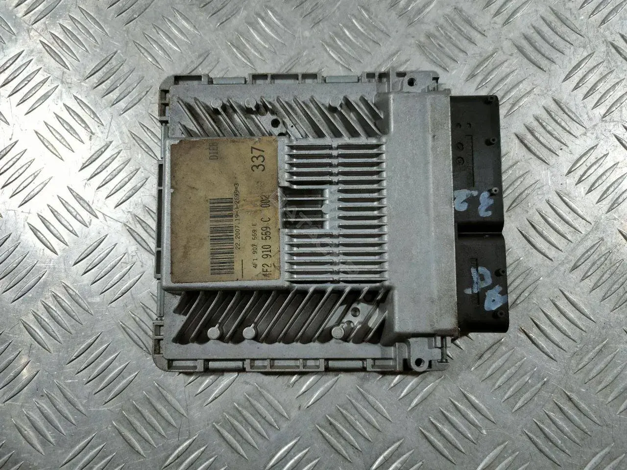 Блок управления двигателем 4F1907559E, 4F2910559D, 4F2990990B