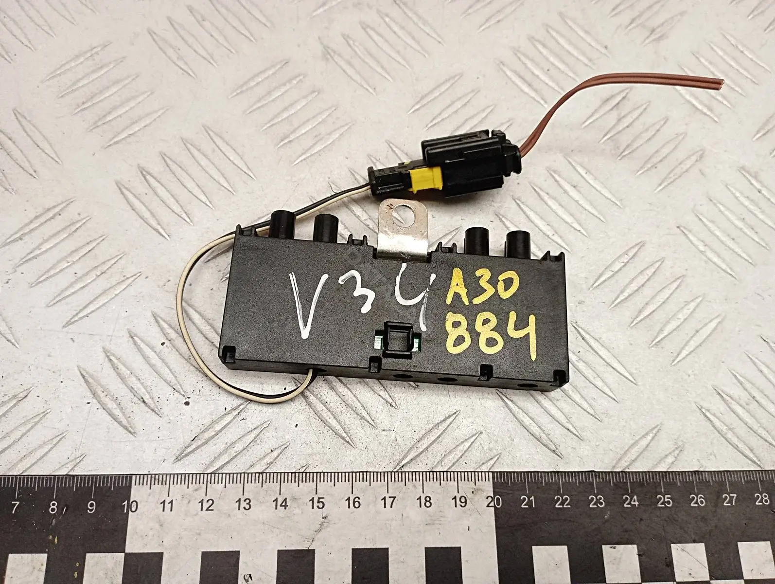 Усилитель антенны 9654390480, 9654390480C, MAG41157803D