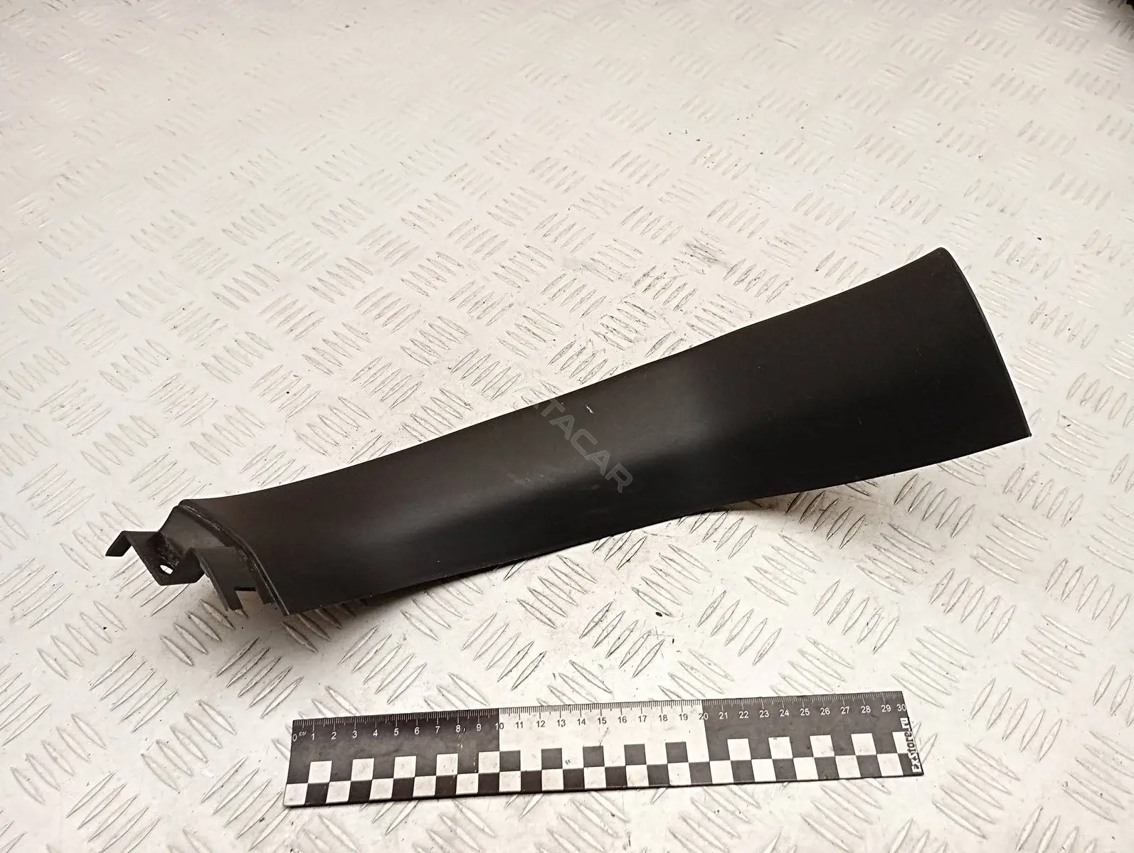 Обшивка крышки багажника 7224A017