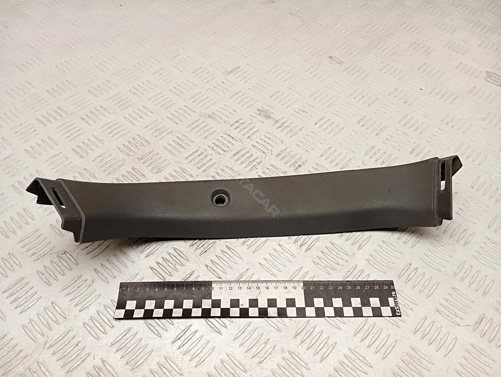 Обшивка крышки багажника 817301G200