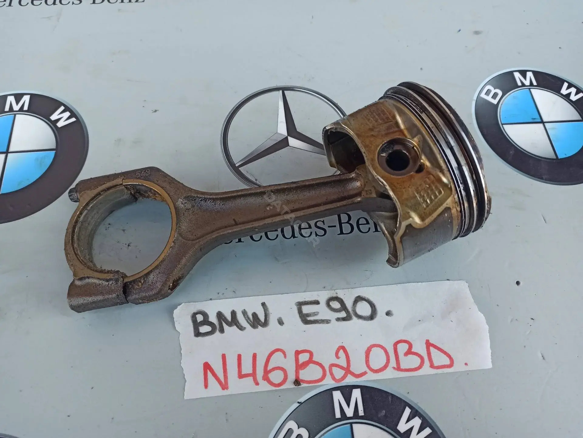 Поршень двигателя N54B30A