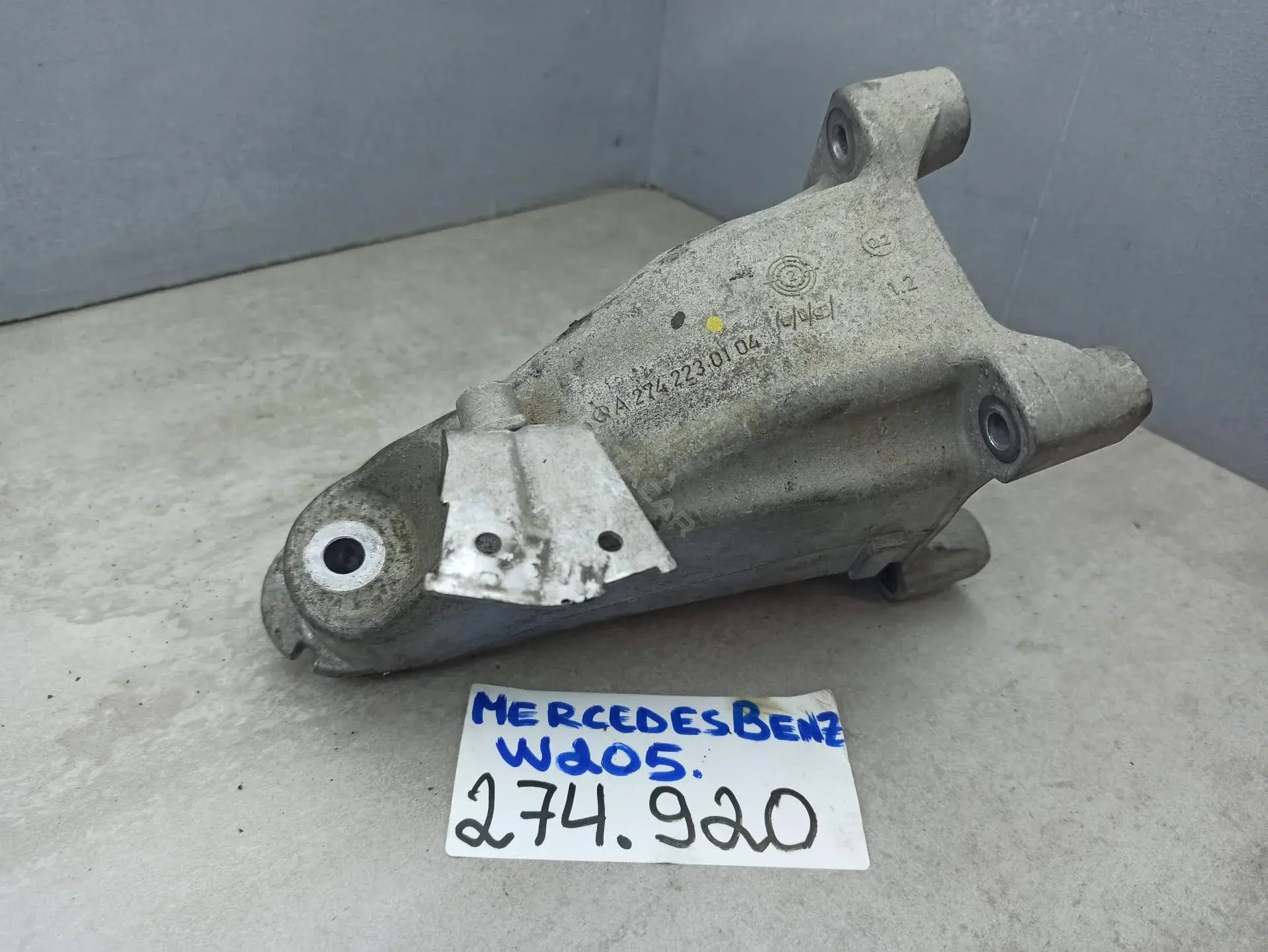Кронштейн двигателя A2742230104
