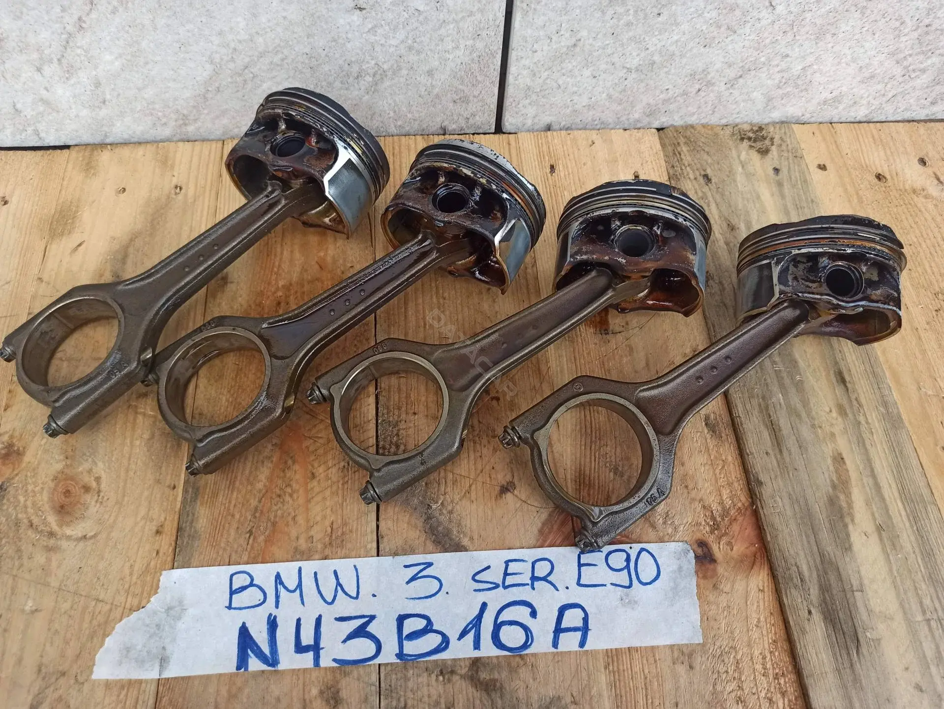 Поршень двигателя N54B30A