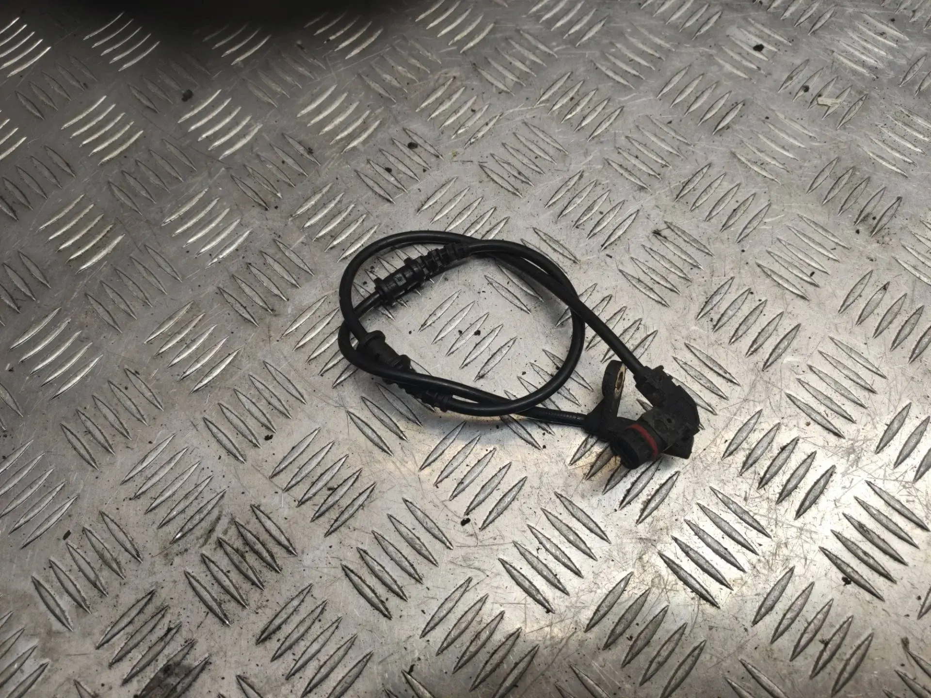Датчик АБС 0011021305, 0242074, 058107B